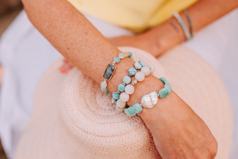 Gemstone Stretch Bracelet with Amazonite and Pearl - Devi & Co